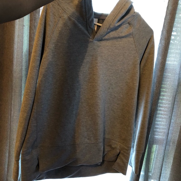 🔥❗️MAKE AN OFFER❗️🔥 Athleisure Pullover 💕 - Picture 3 of 5